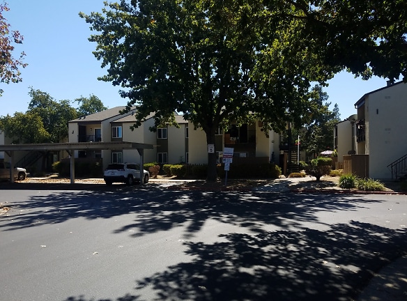 Lilly Gardens Apartments - Gilroy, CA