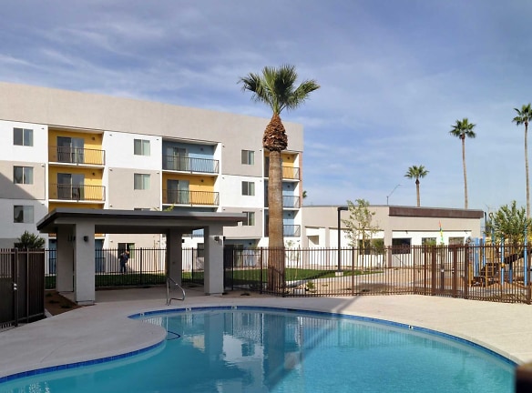 Lofts @ 10 Apartments - Phoenix, AZ