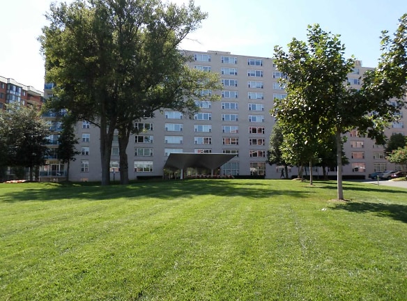 1020 North Quincy Apartments - Arlington, VA