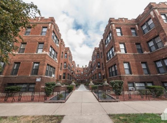 4407 N Wolcott Ave - Chicago, IL