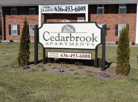 Cedarbrook Apartments - Saint Charles, MO