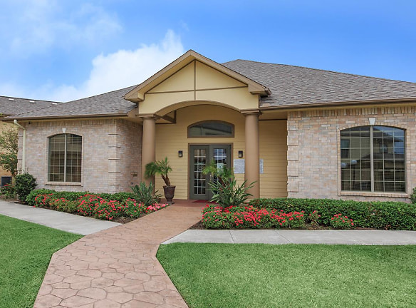 Candlewick Townhomes Apartments - Brownsville, TX