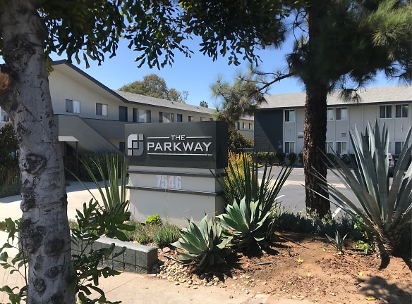 The Parkway Apartments - La Mesa, CA