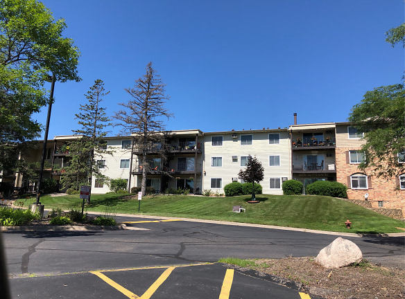 Cedar Ridge Apartments - Minnetonka, MN