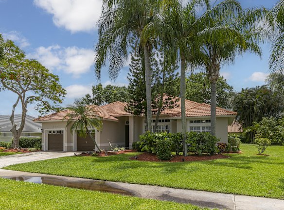 1326 SW Briarwood Dr - Port Saint Lucie, FL