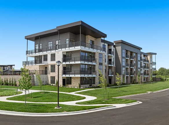 The Peak At Sonoma Apartments - Lenexa, KS