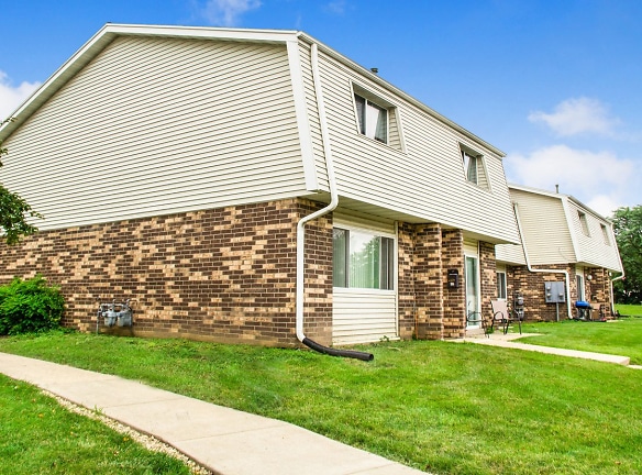 The Pines Apartments & Townhomes - Fitchburg, WI