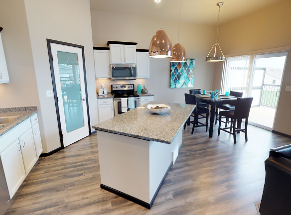 Diamond Creek Town Homes And Twin Homes - West Fargo, ND