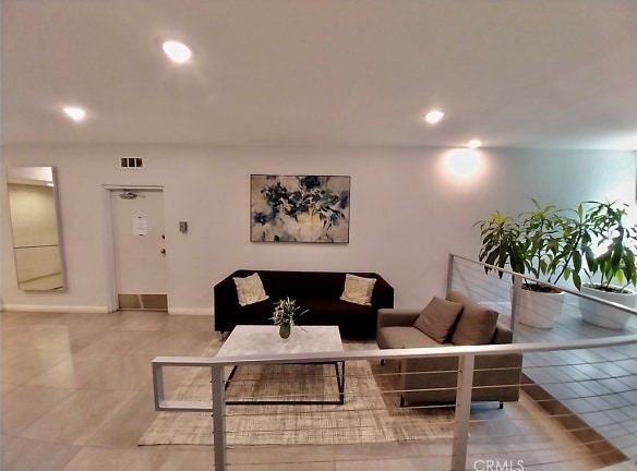 1509 Greenfield Ave #107 - Los Angeles, CA