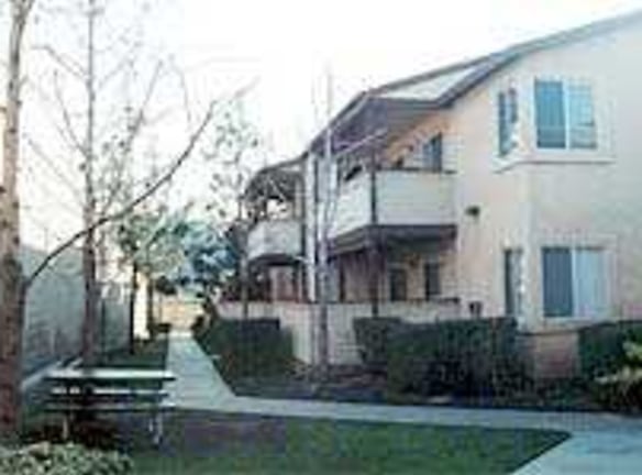 Meadowood Apartments - Glendora, CA