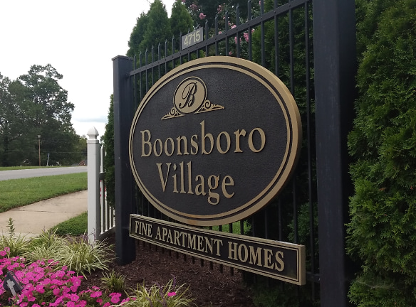 BOONSBORO VILLAGE Apartments - Lynchburg, VA
