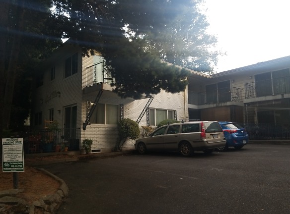 Lloyd Villa Apartments - Portland, OR