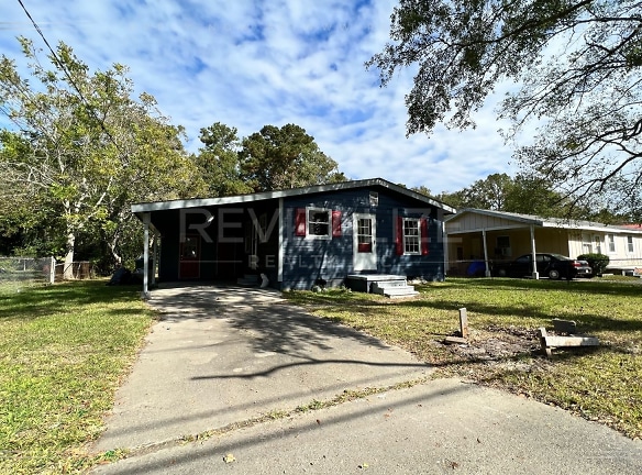 3513 Sherlawn Dr - Moss Point, MS