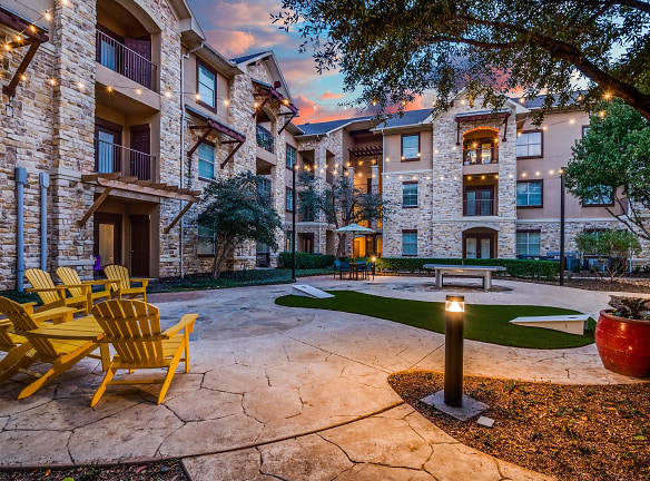 Arioso Apartments & Townhomes - Grand Prairie, TX