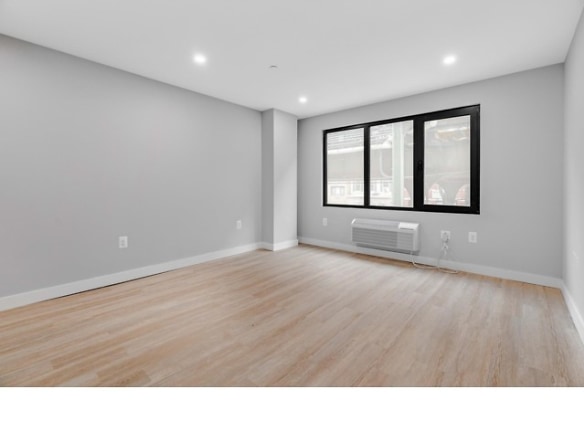 30-38 31st St unit 2 - Queens, NY