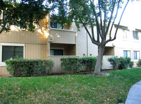 Ellington Apartment Homes - Davis, CA