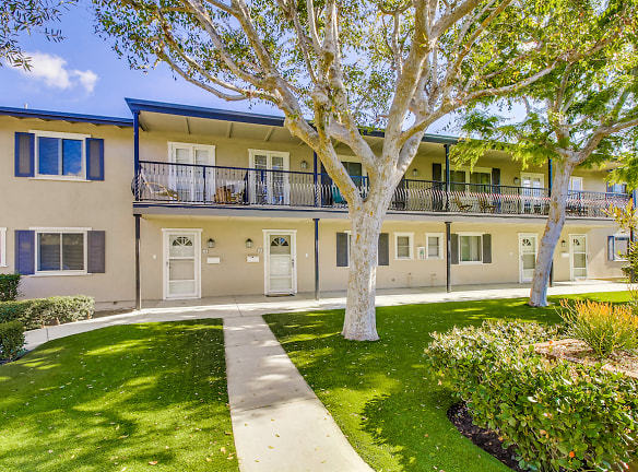 Fairway Villas - Newport Beach, CA