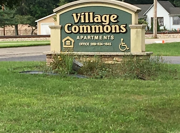 Village Common Apartments - Lawton, MI