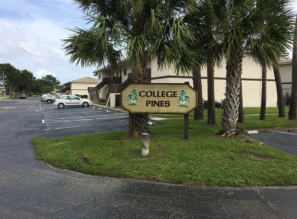 College Pines Apartments - Cocoa, FL