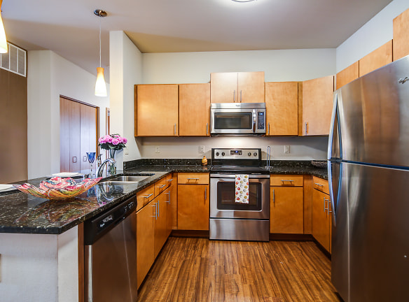 Mammoth Springs Apartments, Townhomes & Lofts - Sussex, WI