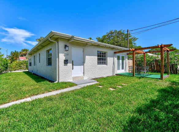 3700 S Olive Ave - West Palm Beach, FL