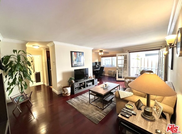 525 N Sycamore Ave #202 - Los Angeles, CA