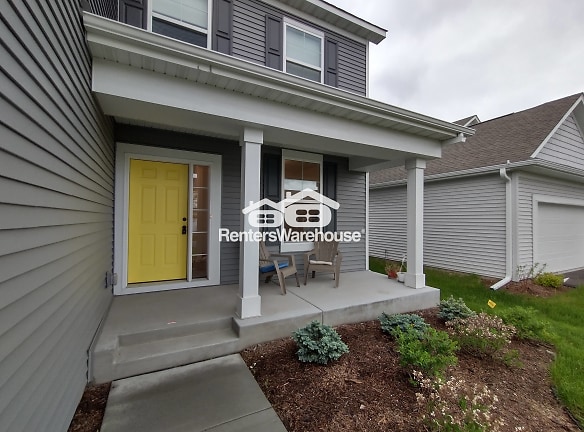 24313 Edgewater Dr - Rogers, MN