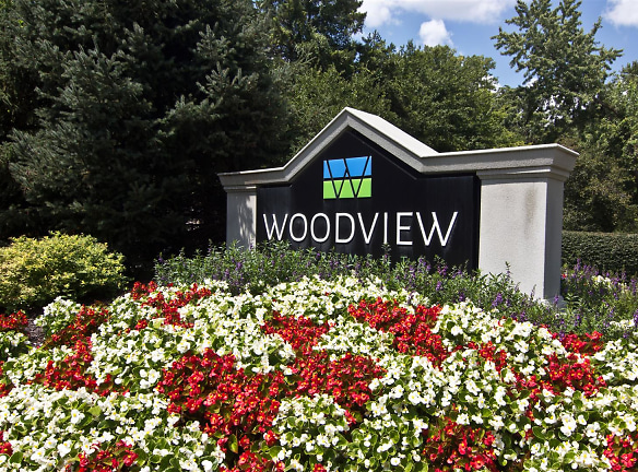 Woodview Apartments - Kansas City, KS