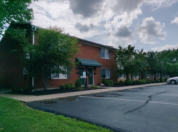 Village Green Townhomes Apartments - Fairfield, OH