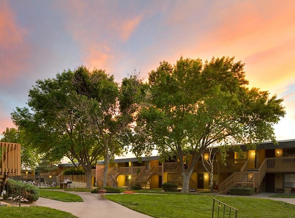 The Retreat At Candelaria Apartments - Albuquerque, NM