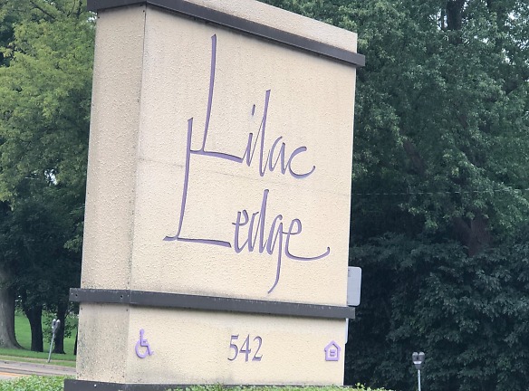 Lilac Ledge Apartments - Waukegan, IL