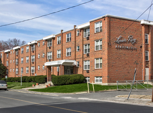 136 Stores Ave Apartments - Waterbury, CT