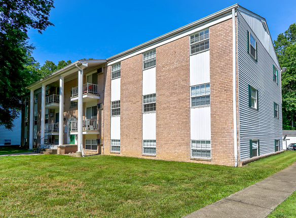 Eastwood Arms Apartments - Niles, OH