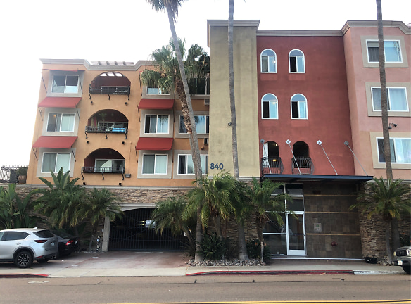 La Jolla Pacific Apartments - San Diego, CA