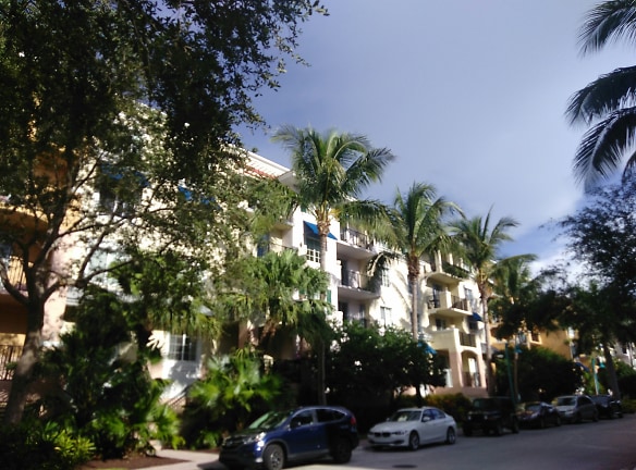 Pineapple Grove Village Apartments - Delray Beach, FL