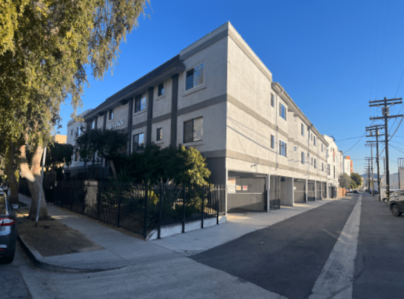 11040 Hesby St unit 208 - Los Angeles, CA