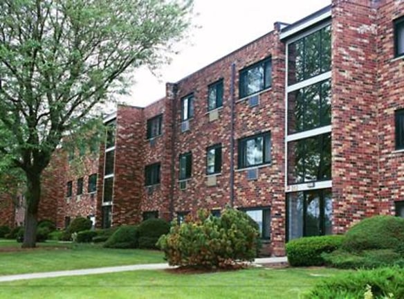Villagebrook Apartments - Carol Stream, IL