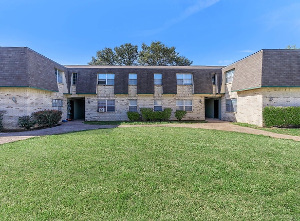 Elizabeth Gardens Apartments - Roanoke, TX