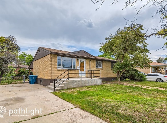 1120 W Oxford Ave - Englewood, CO