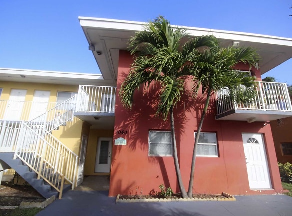 Garden Apartments - Fort Lauderdale, FL