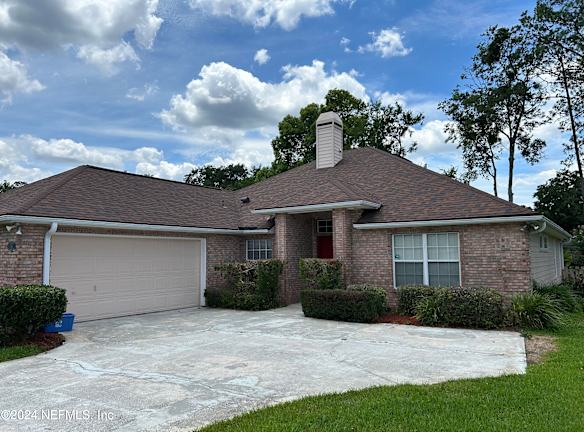 1584 Lake Bend Pl - Fleming Island, FL