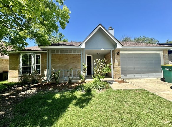 8103 Forest Bow - Live Oak, TX