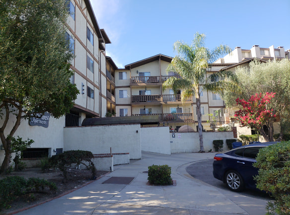 Windsor House Apartments - Rolling Hills Estates, CA