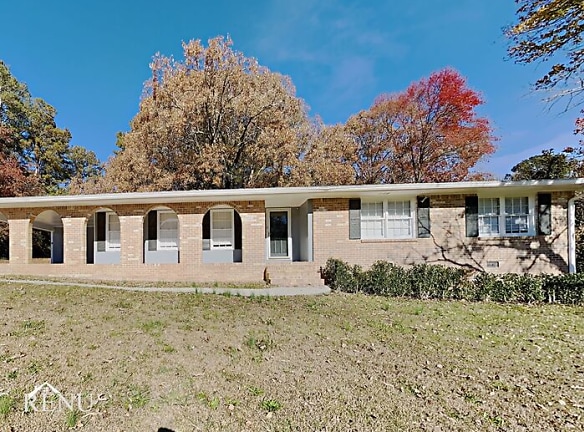 2844 Middlesex Ct SW - Snellville, GA
