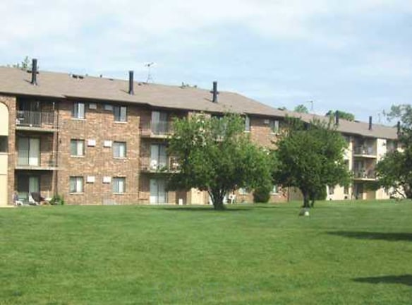 Timber Lake Apartment Homes - West Chicago, IL