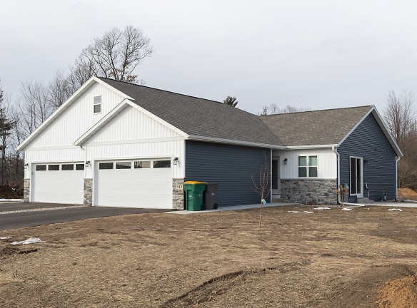 910 Green Pastures Trl - Plover, WI