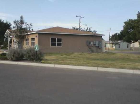 Roselawn Apartments - Artesia, NM