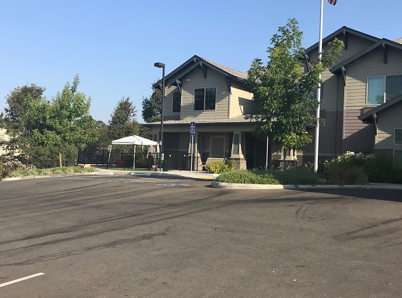 Almond Heights Senior Living & Memory Care Community Apartments - Sacramento, CA