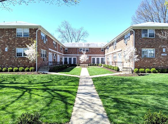 180 Orange Rd unit B3 - Montclair, NJ