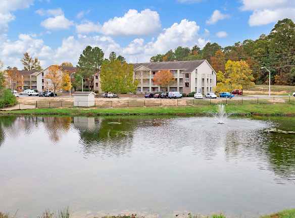 Carlson Bay Apartments - Fayetteville, NC